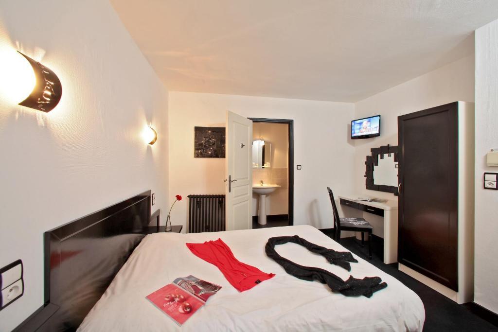 Hôtel Le Coin des Halles Cahors Chambre photo